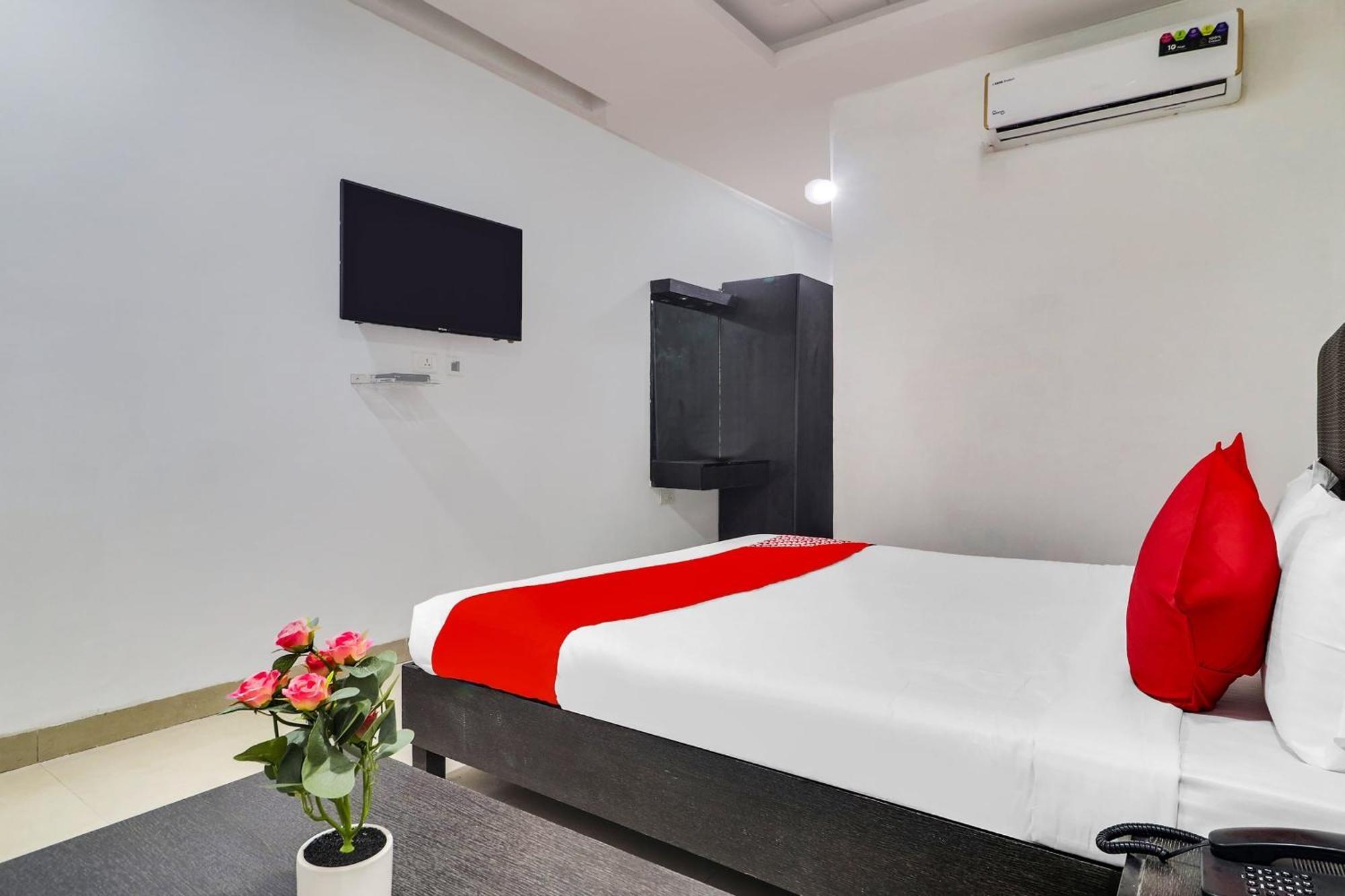 Super O Qualia Dilsukhnagar Near Dilsukhnagar Metro Station 4*