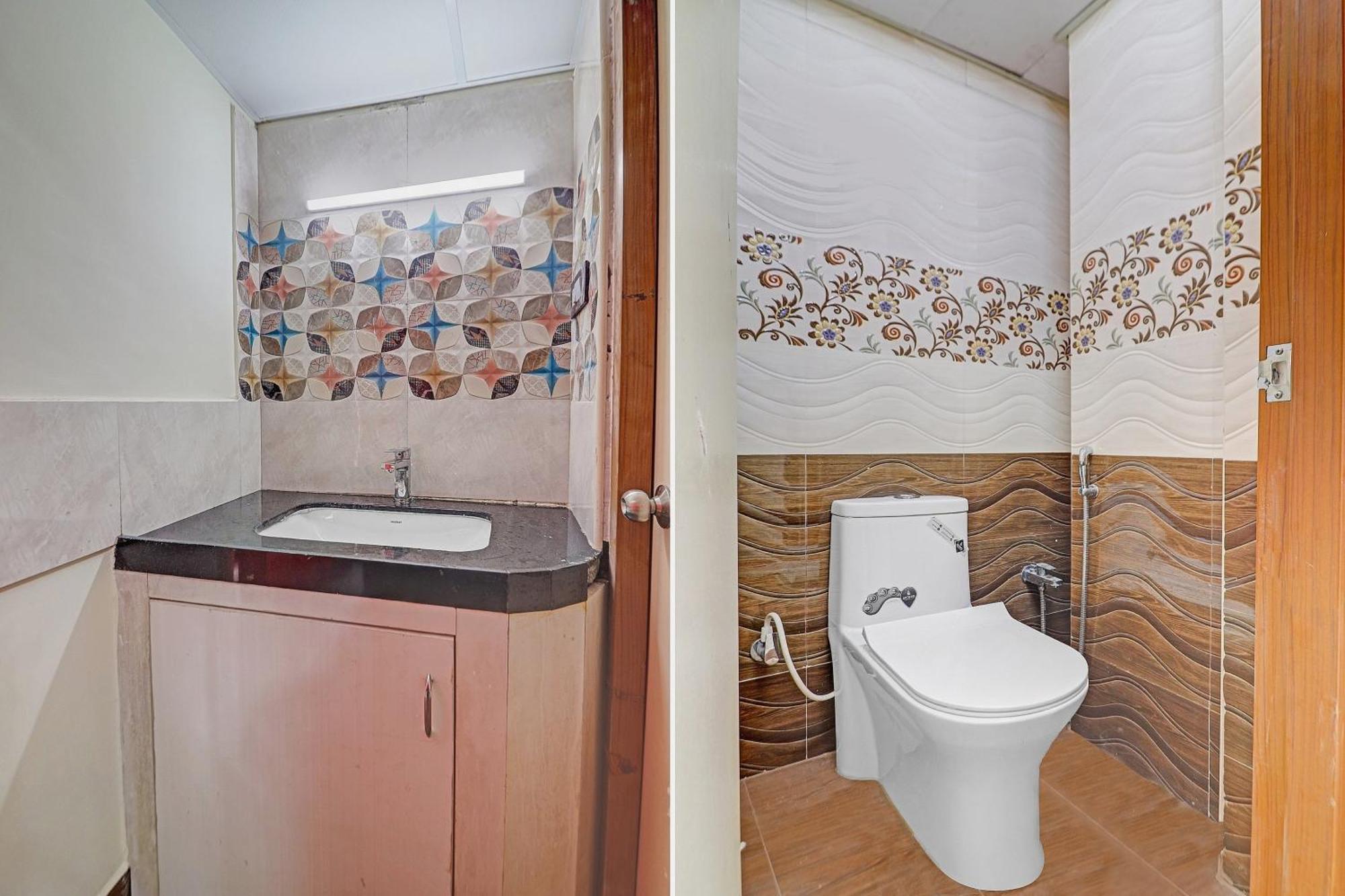 Hotel Heavens Near Rasoolpura Metro Station
