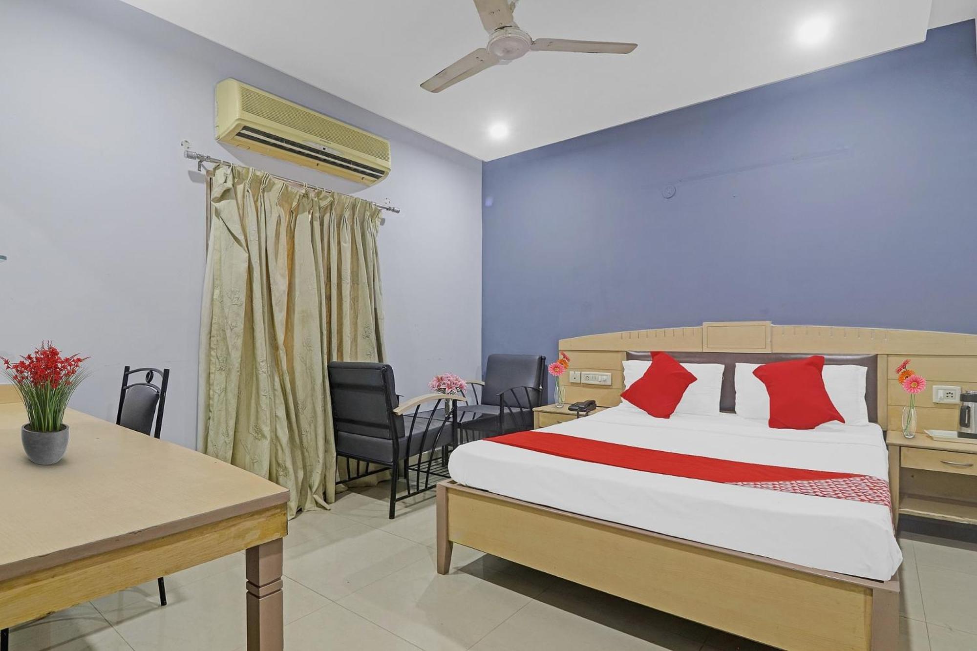 Hotel O Padmini Near Lakdikapool Metro Station 3*