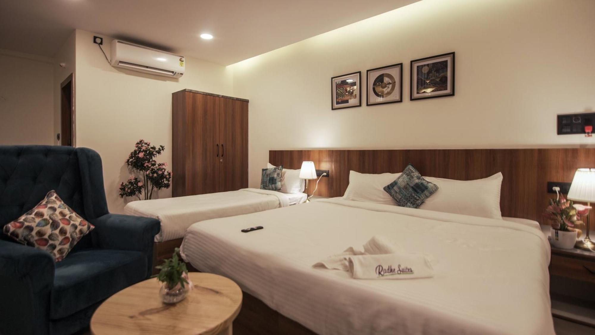 Radhe Hotel *