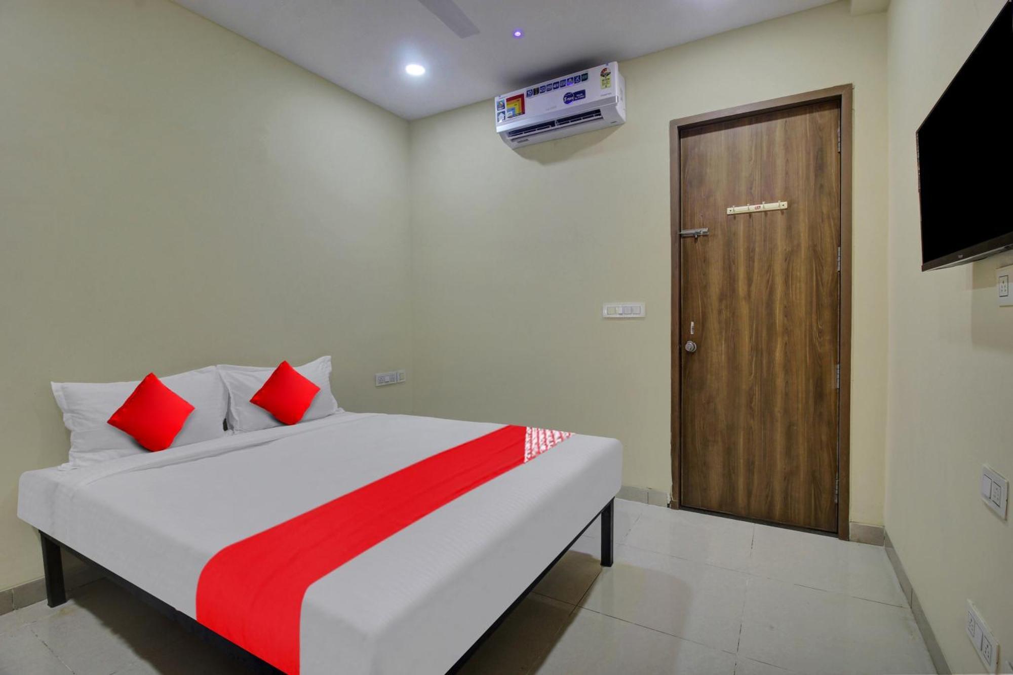 Oyo Flagship High Rise Hotel 3*
