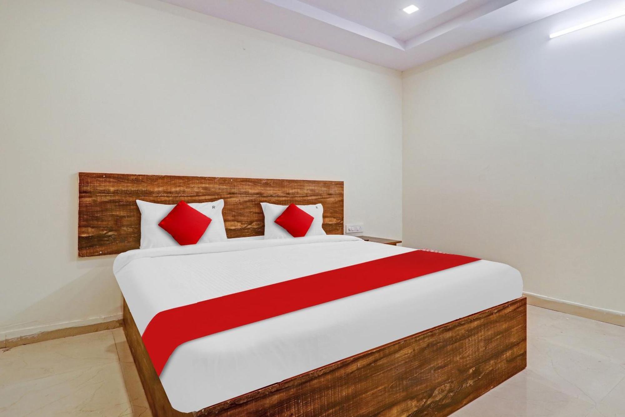 Hotel O R Square