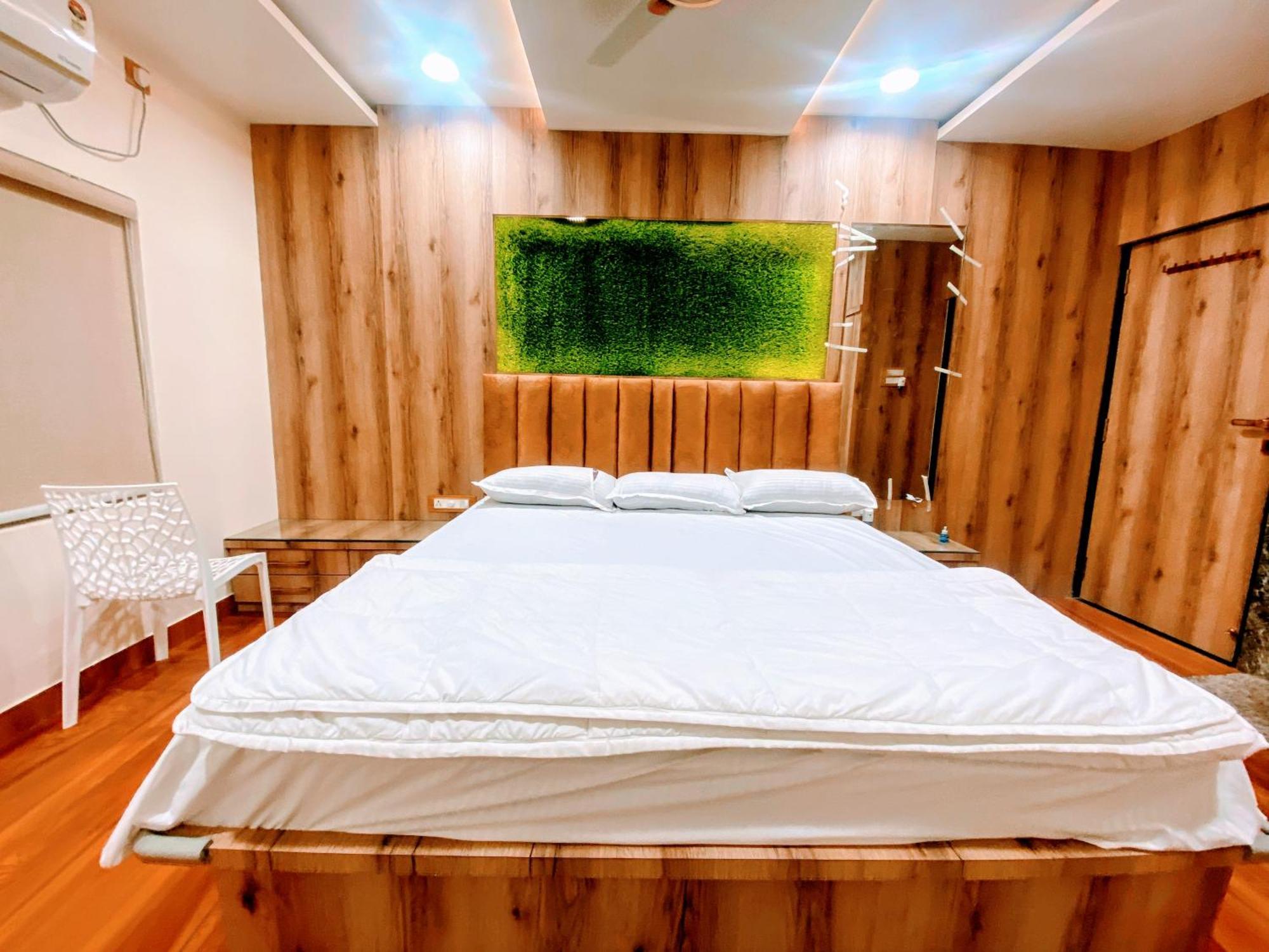 Bms - 2 Bhk Lux Ac Only For Family's *