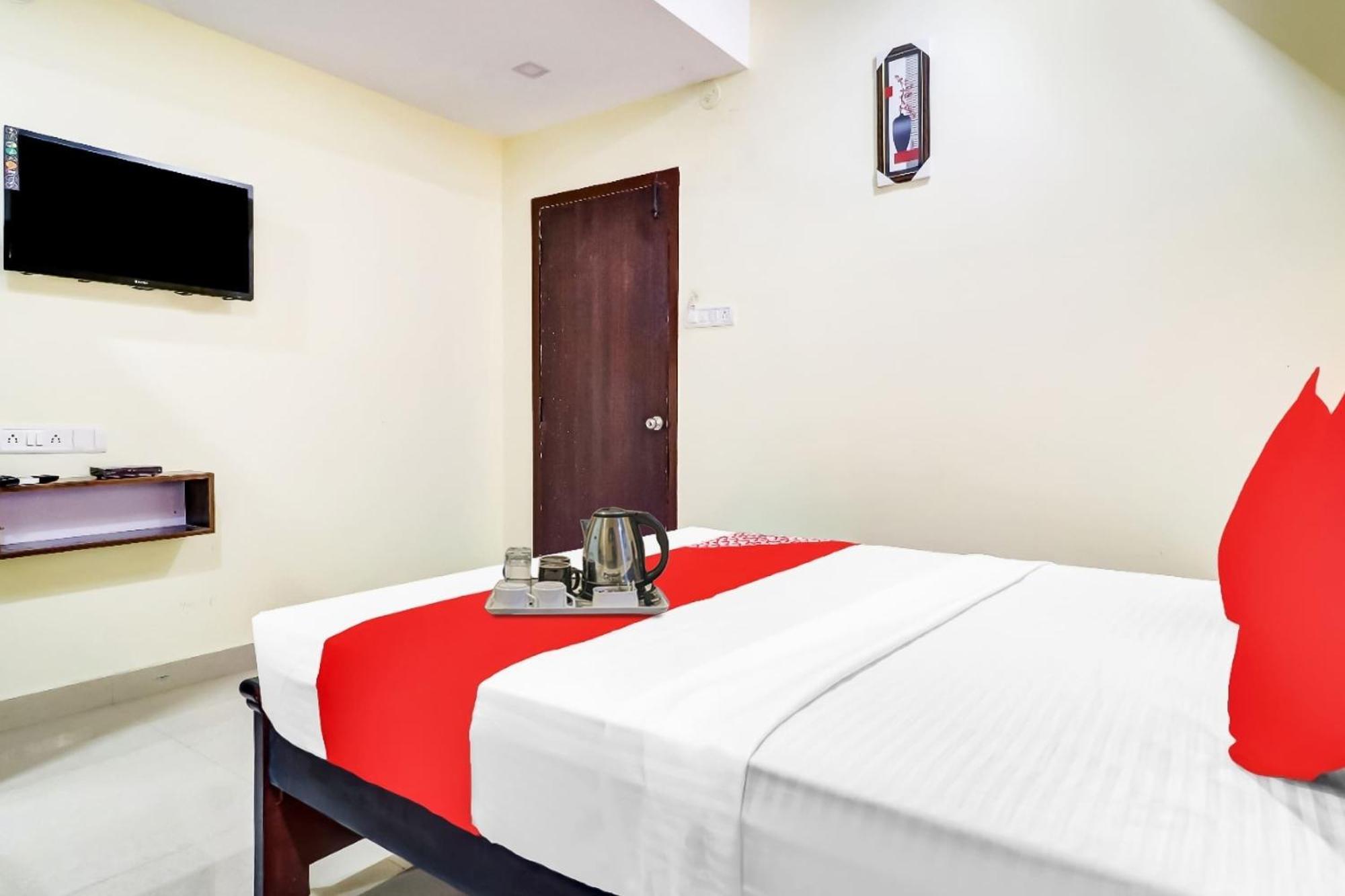 Oyo Harsha Grand Near Yashodha Hospital, Malakpet Hotel Hyderabad