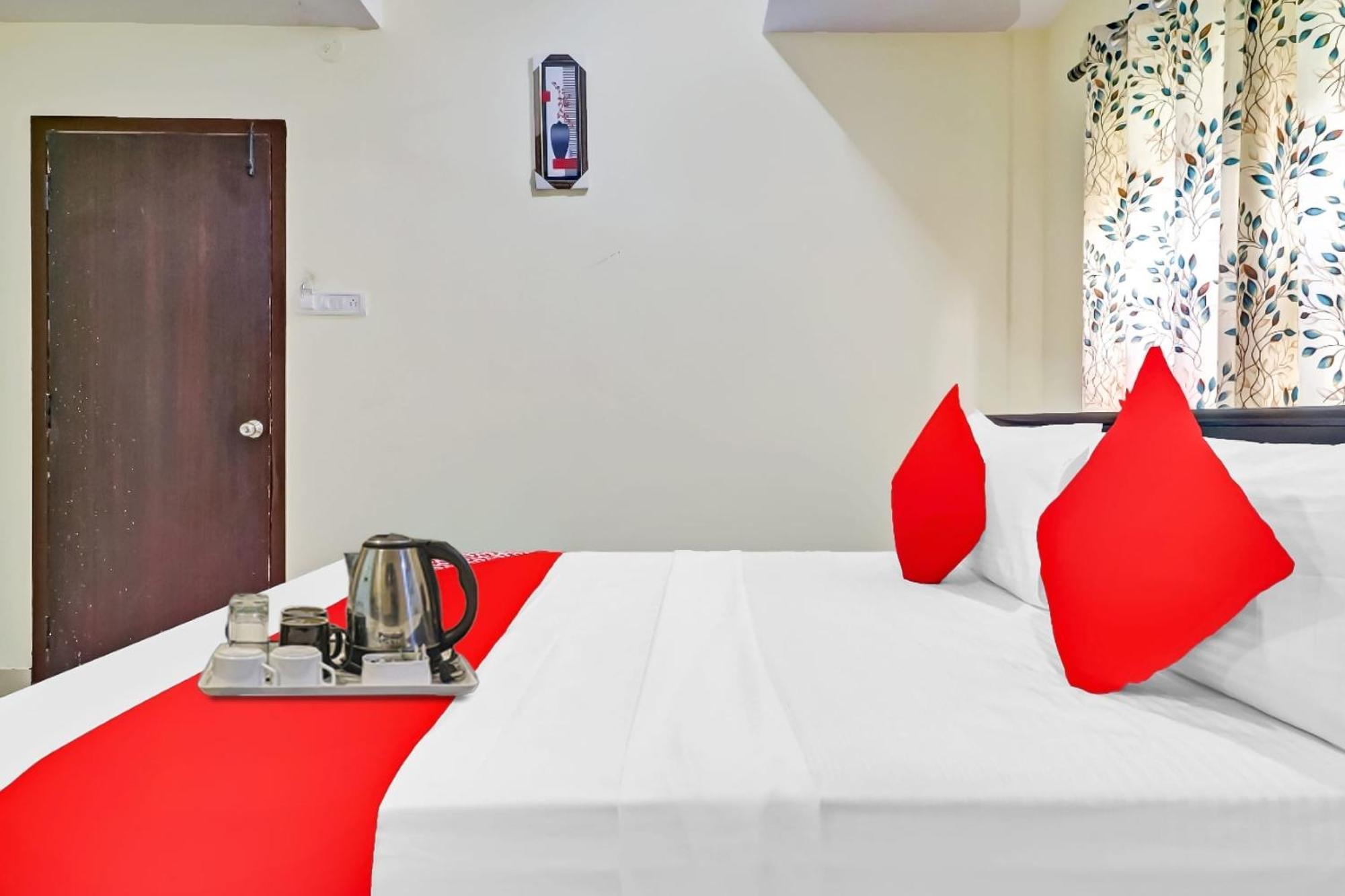 Oyo Harsha Grand Near Yashodha Hospital, Malakpet Hotel