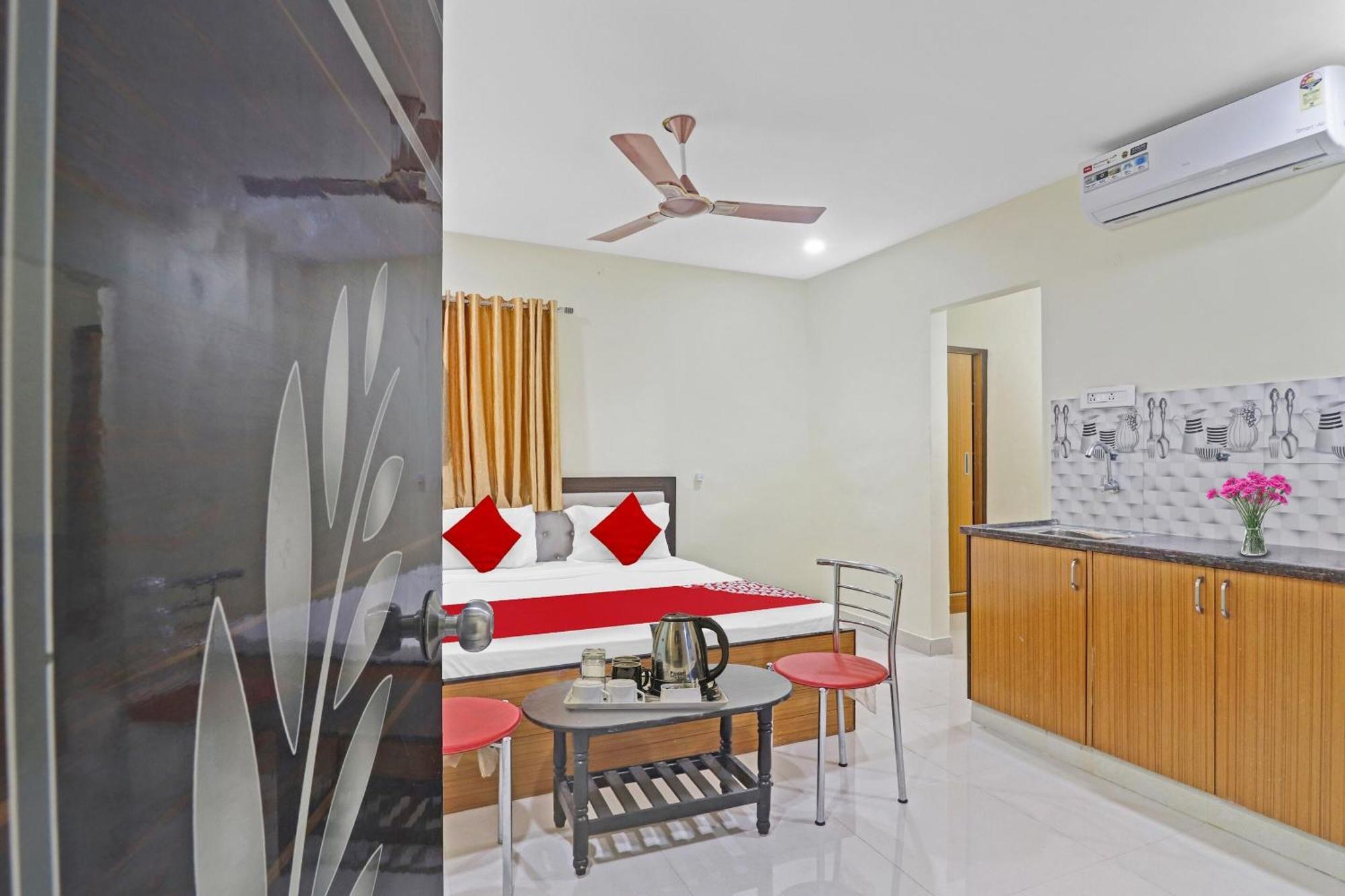 Hotel Capital O Kamakshi