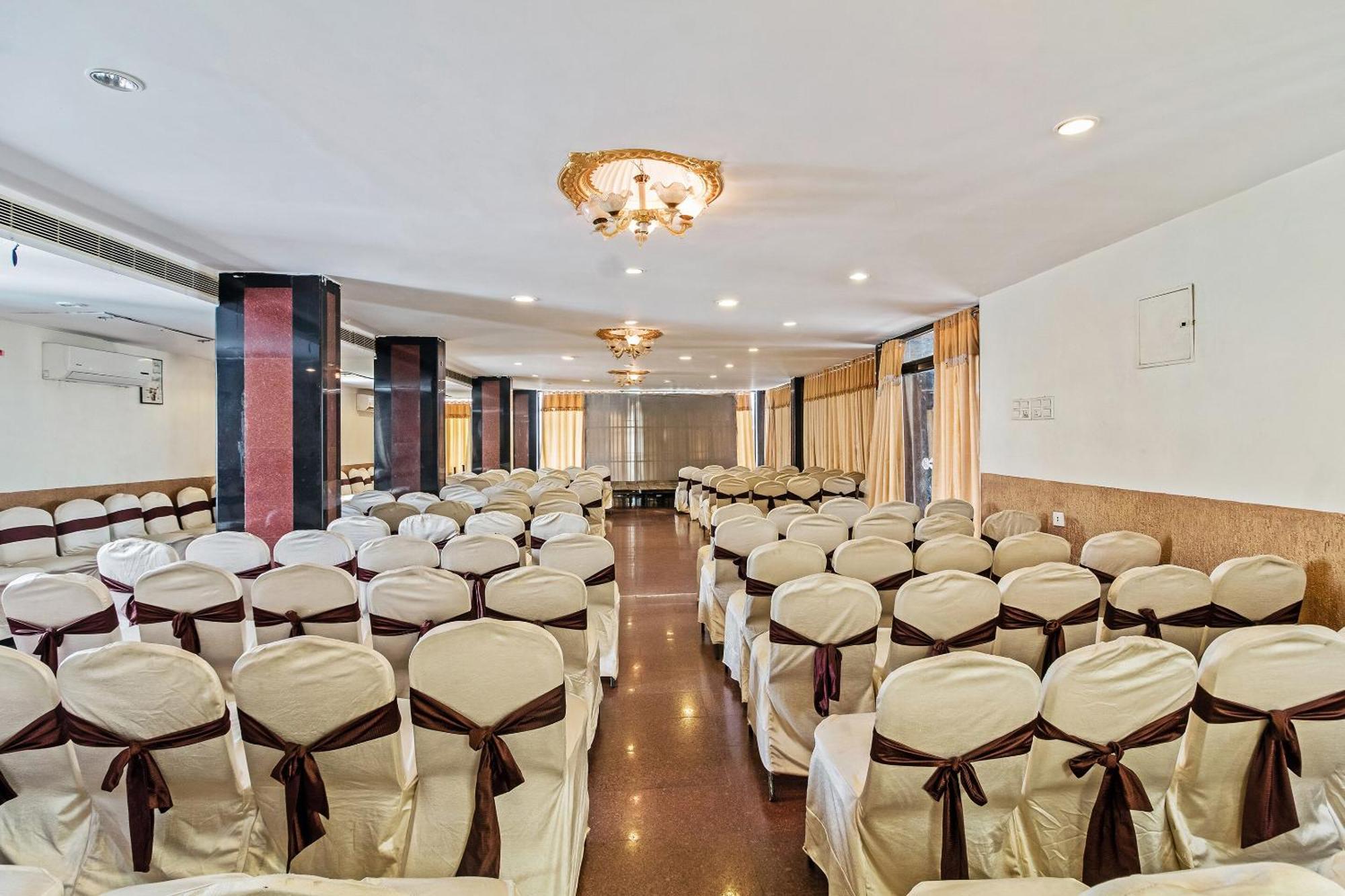 Capital O Marjan International Near Assembly Hotel