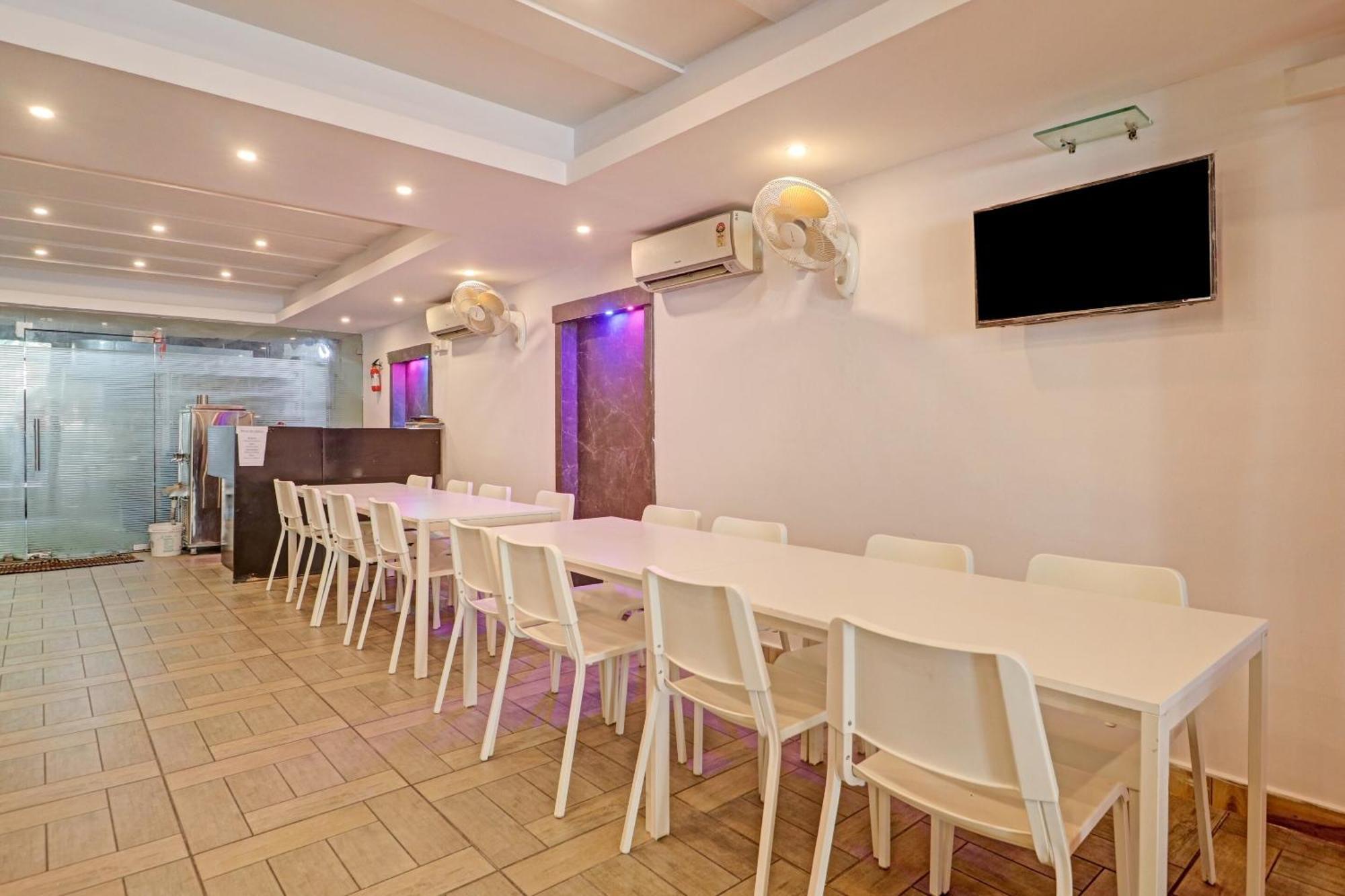 Collection O 81309 Hamsa The Right Choice Hotel 3*