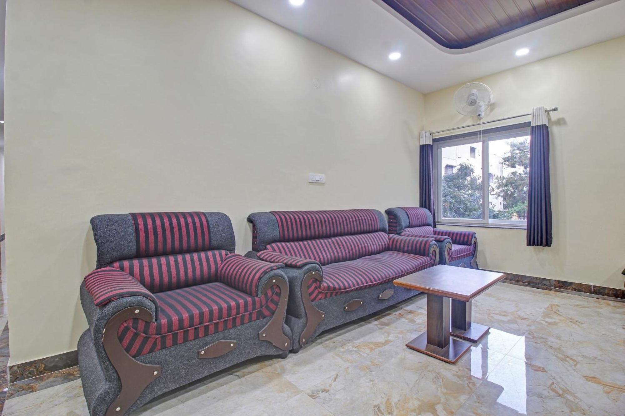Oyo Flagship Sks Grand Luxury 3*