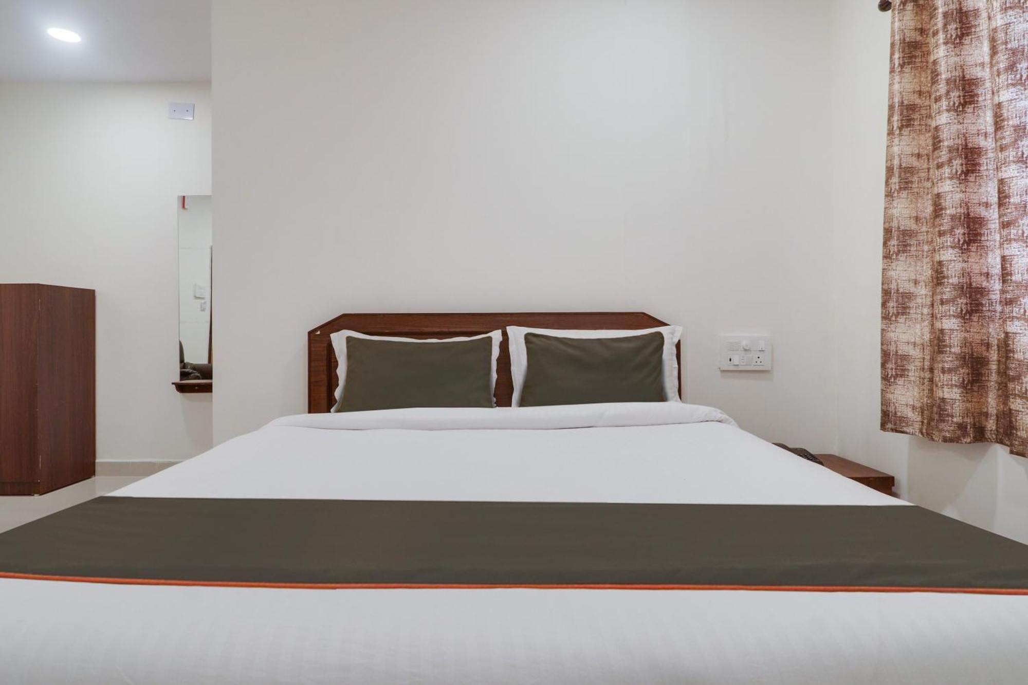 Collection O Virat Grand Hotel 3*