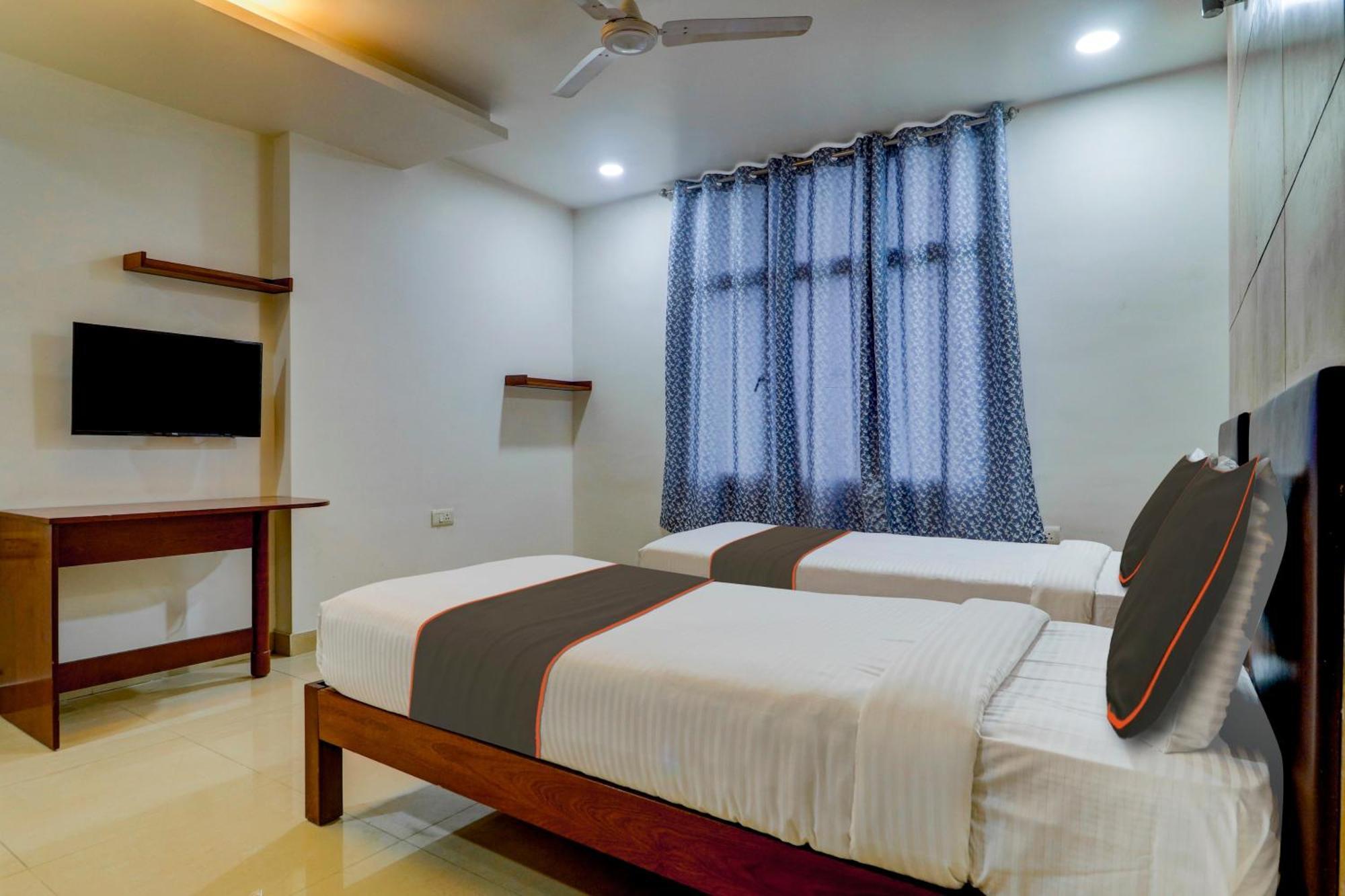 Hotel Capital O Qualia Heights Madhapur Beside Cyber Tower