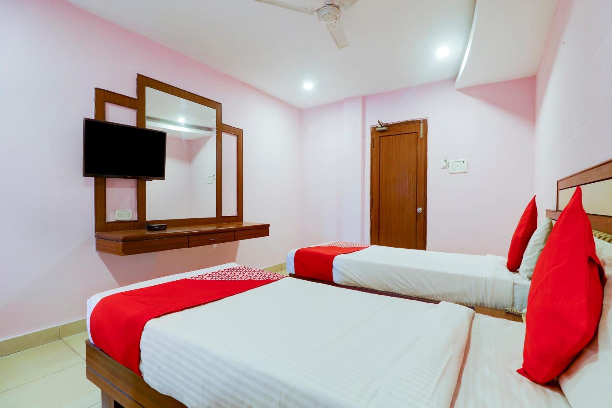 Super Collection O 77115 Vaishnavi Palace