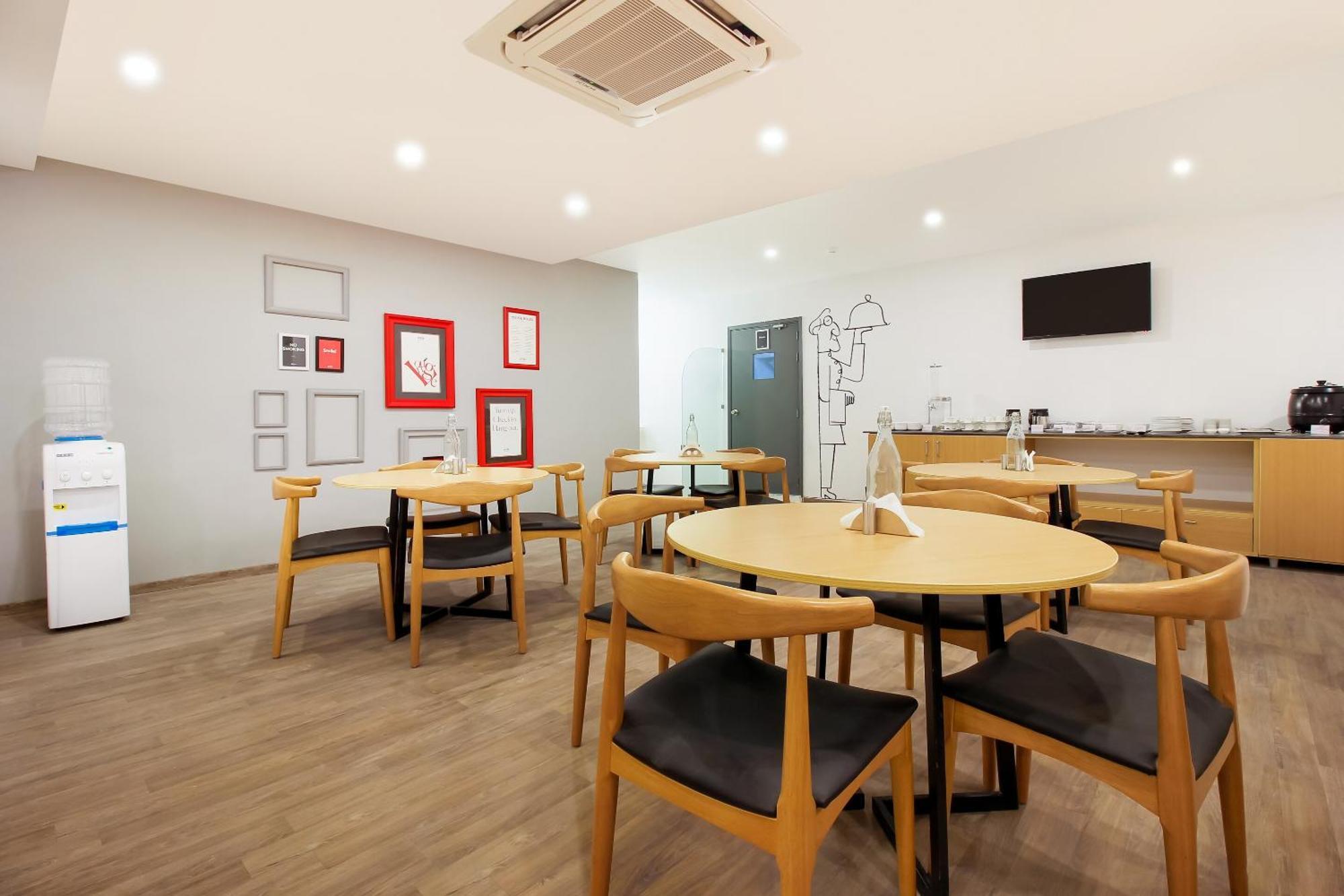 Super Townhouse The Cinco Near Esi Hospital Hyderabad