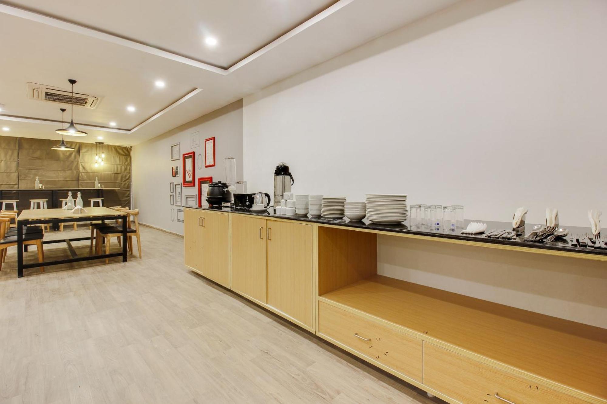 Hotel Super Townhouse Moosapet Rcc Prime Hyderabad