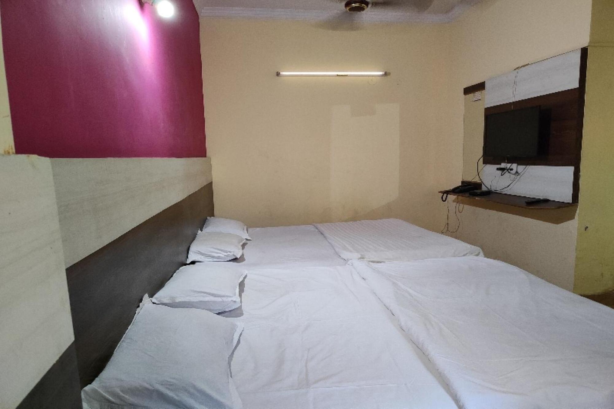 Hotel Oyo Baba Classic Near Secundrabad Railway Station