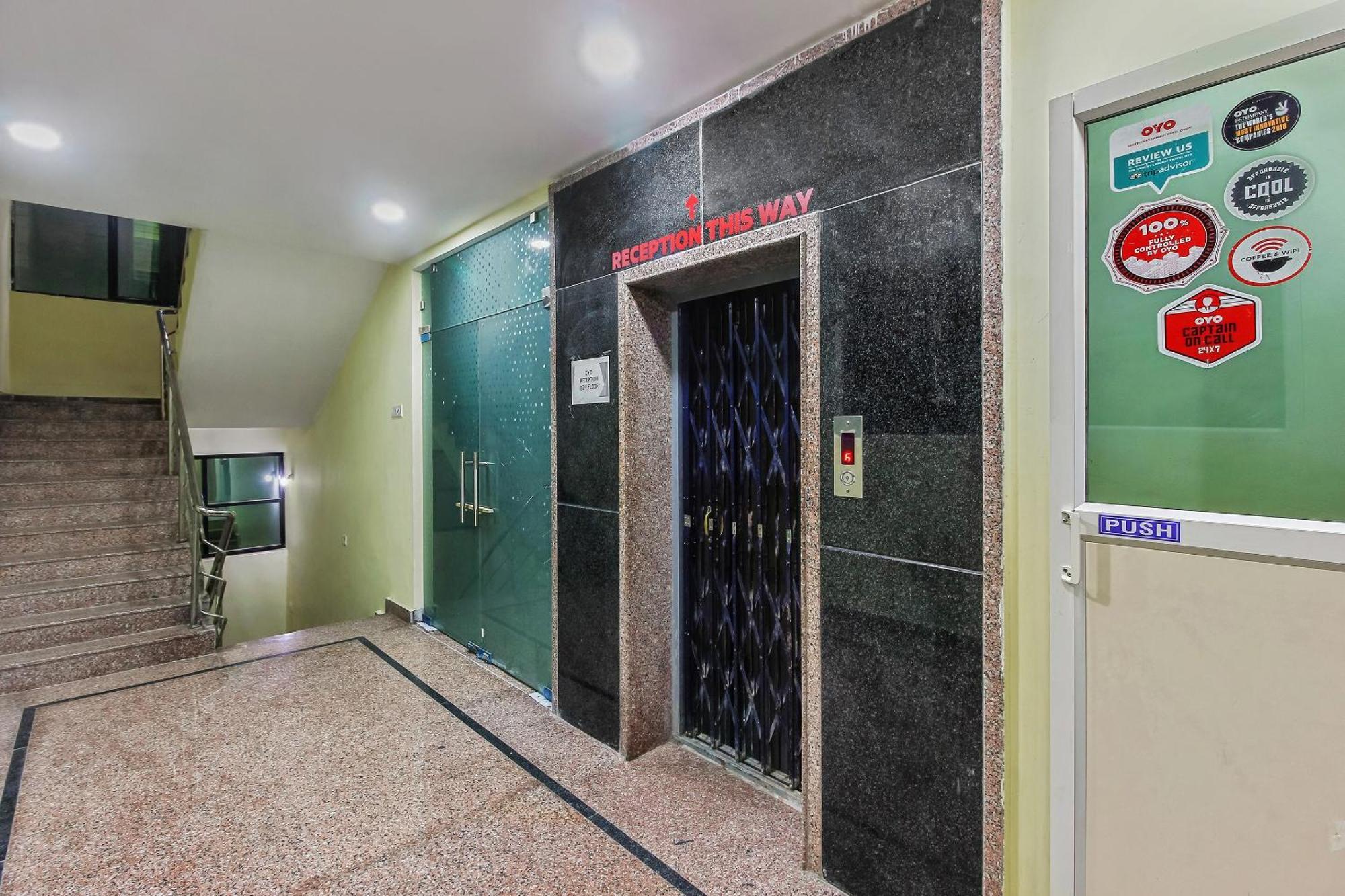 Oyo Flagship Goldhorn Mehdipatnam Near Snt Ann's College 3*