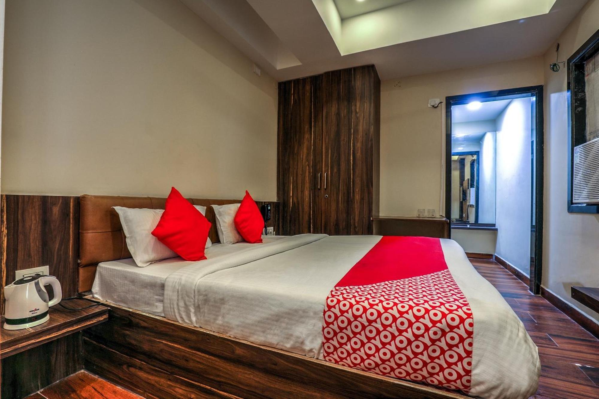 Capital O Sky Grand 3* Hyderabad