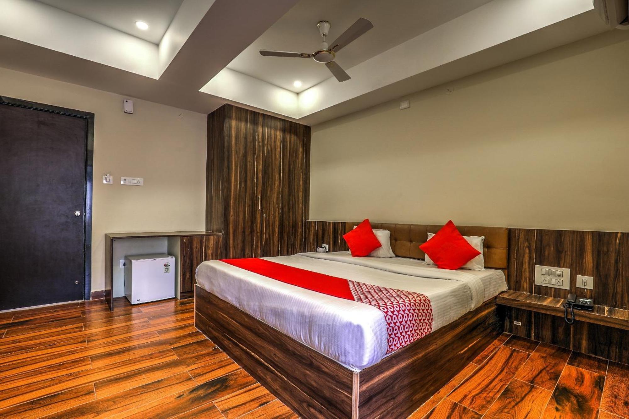 Capital O Sky Grand Hotel 3*