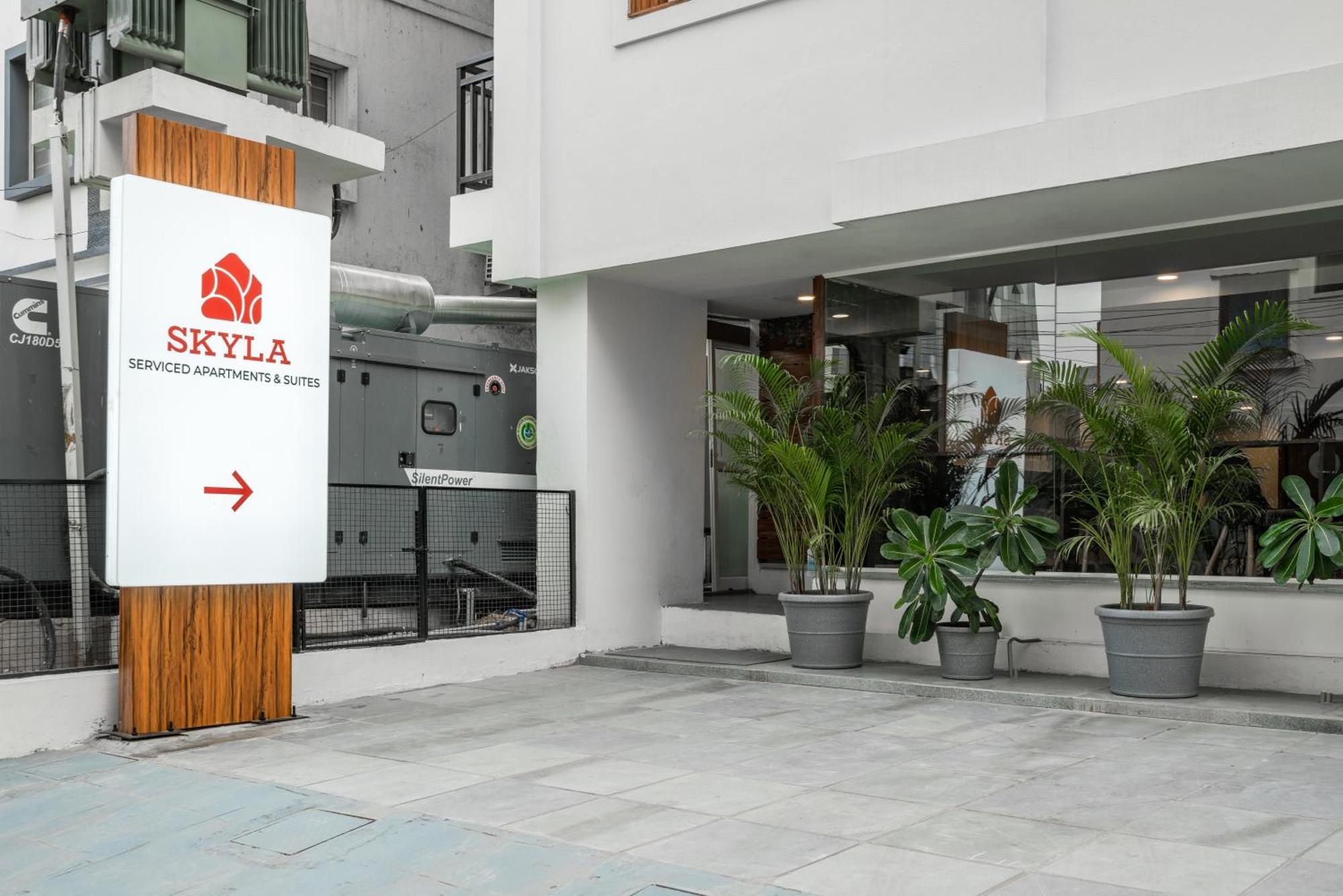 Skyla & - Hitech Hotel