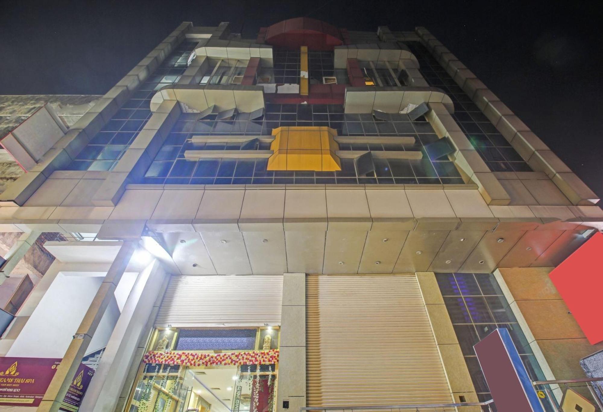 Collection O Regal Near Iskon Temple , Abids Hotel 4*