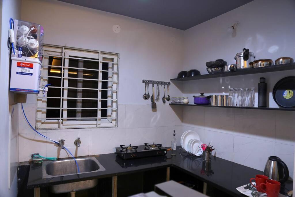 3 Midtown-1bhk, Near Aig Hospital, Hitech Hyderabad