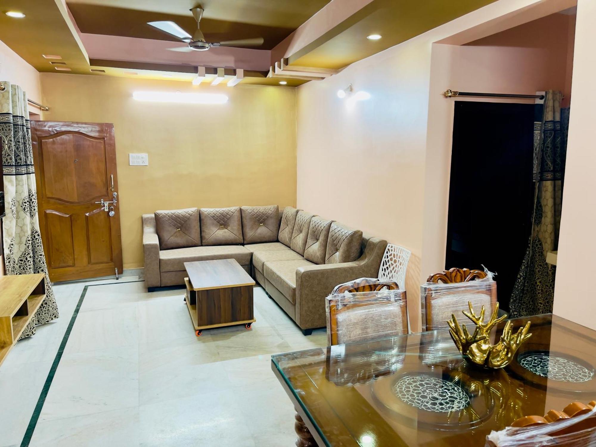 Castle-2bhk Luxurious Apartment/guesthouse Apartment *