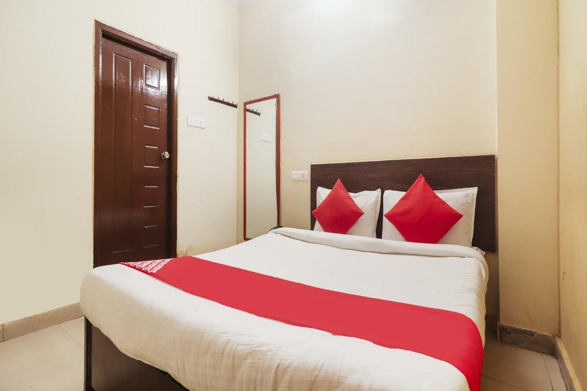 O Sai Pariwar Near Snow World Hotel