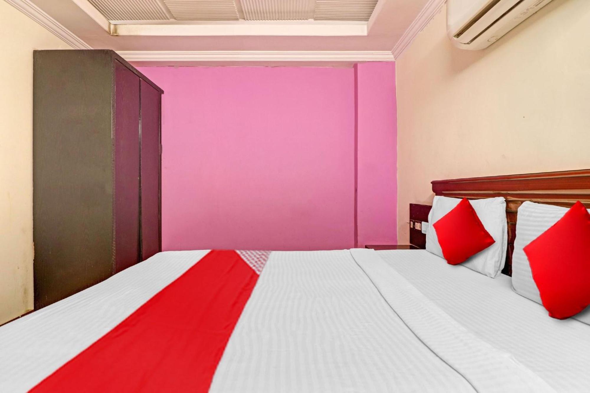 Hotel Collection O Sai Paradise Luxury Rooms