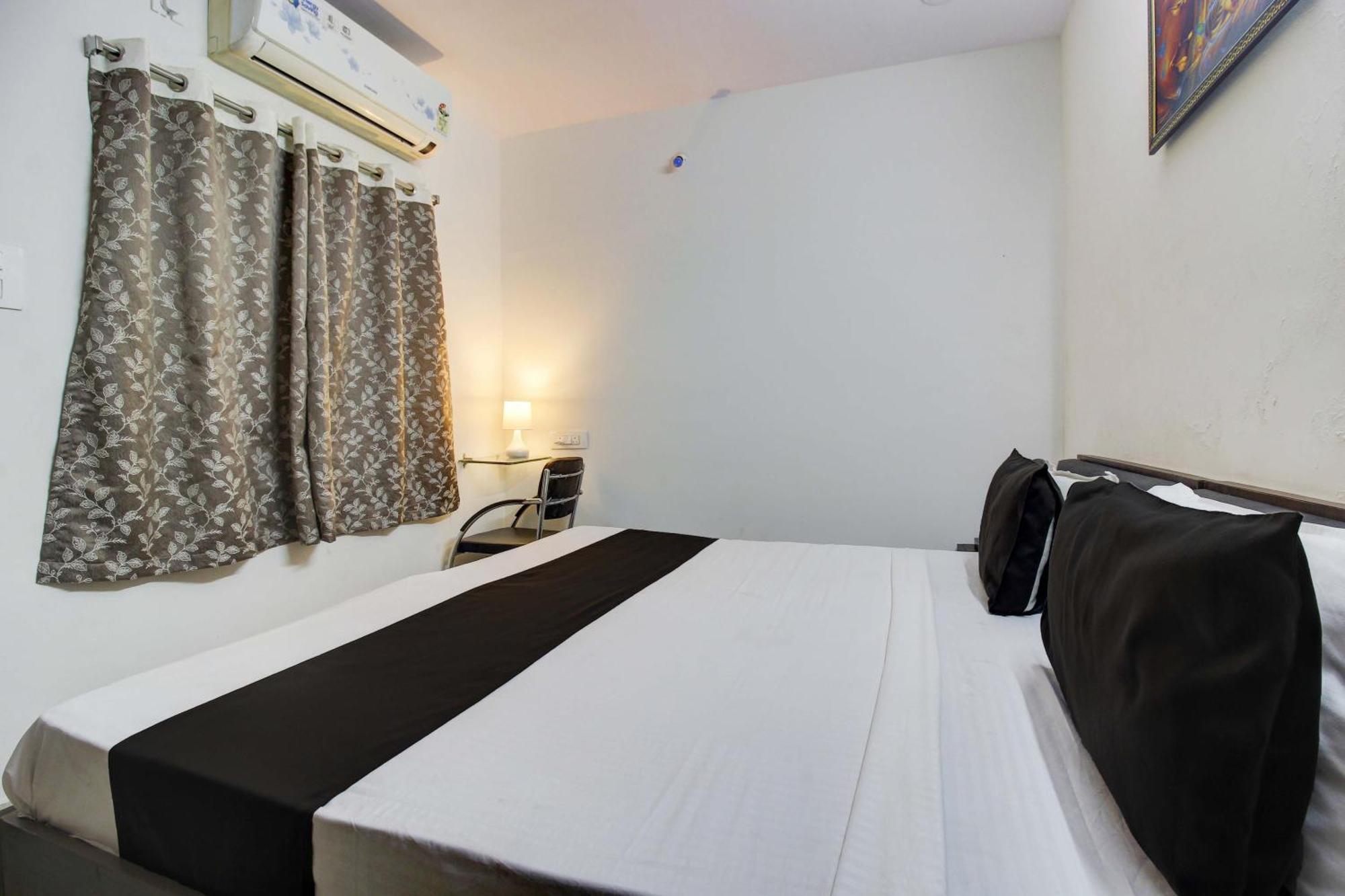 Hotel Oyo Flagship Lotus Guest Grand 3*