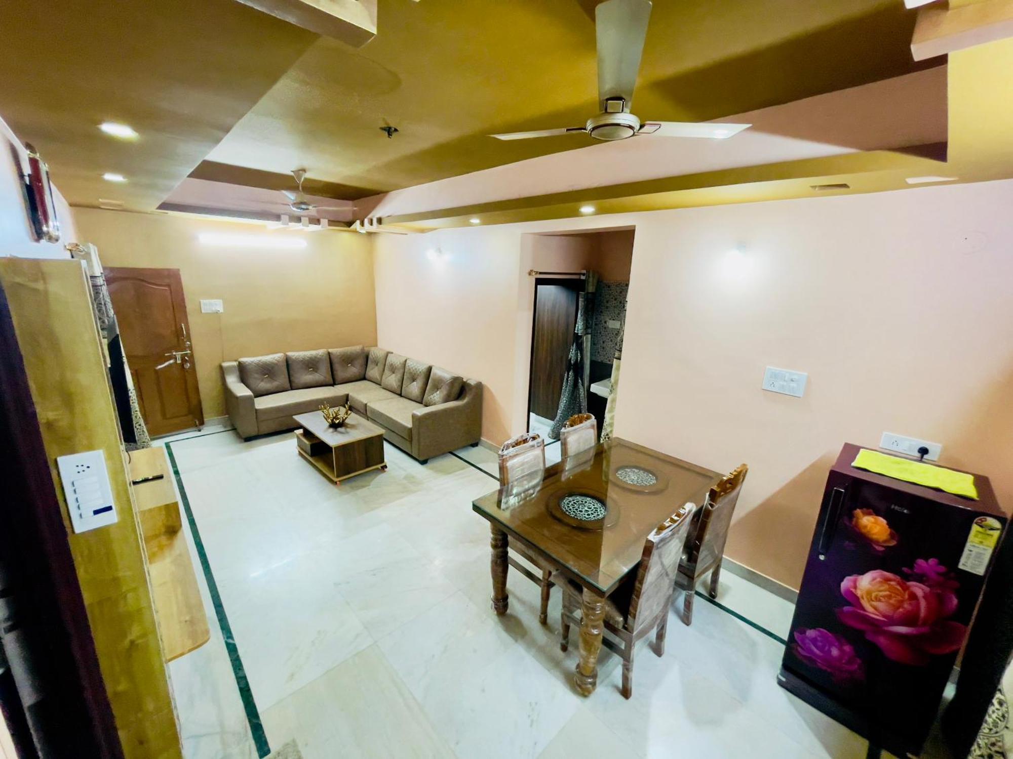 Castle-2bhk Luxurious Apartment/guesthouse Apartment *