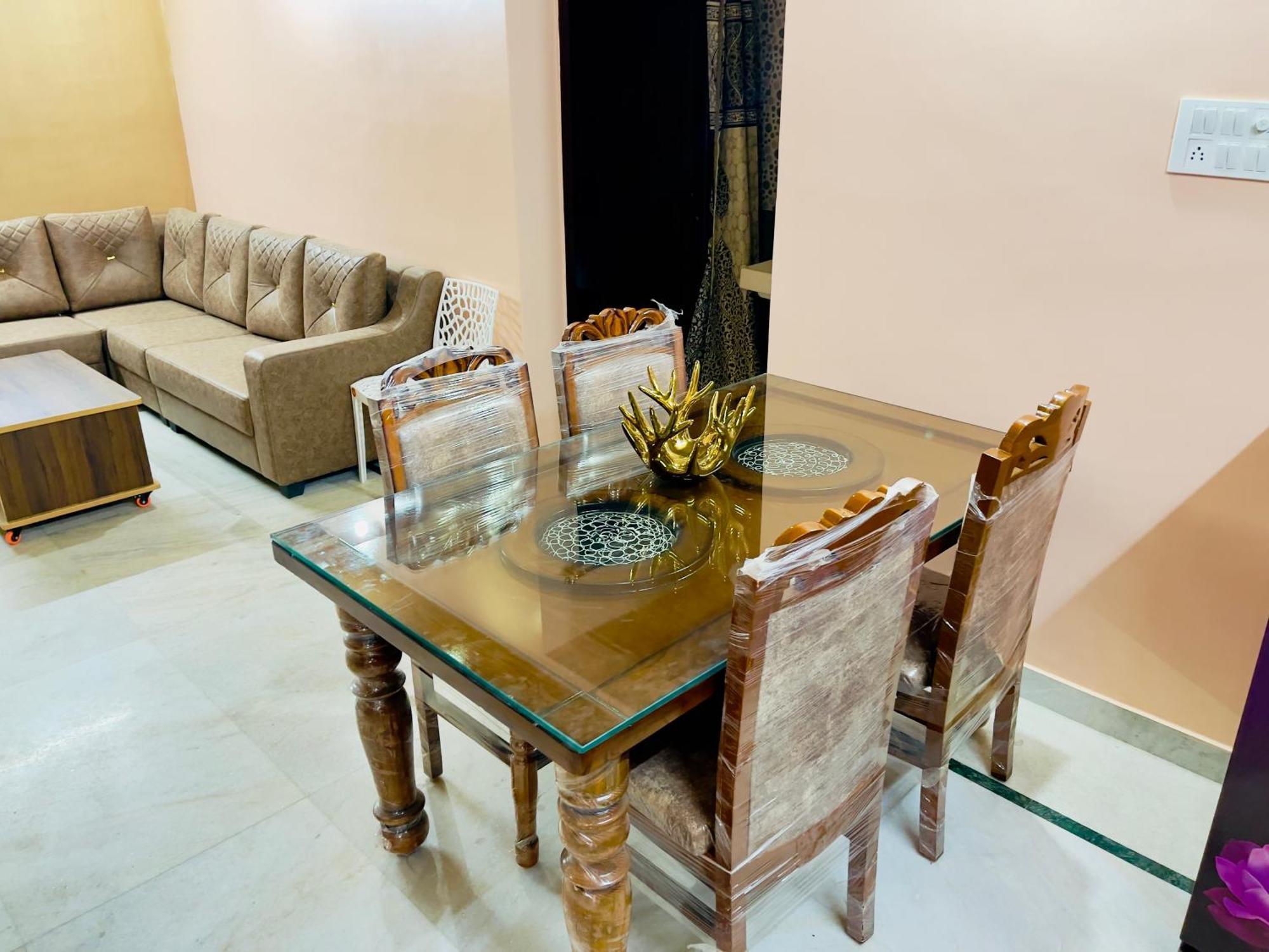 Castle-2bhk Luxurious Apartment/guesthouse *
