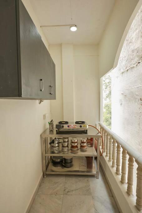 Apartment Legend's With Mini Kitchenette
