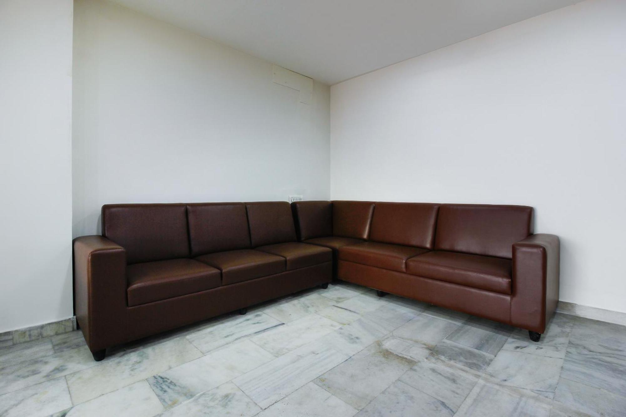 Capital O Sri Suprabhat Grand Near Kachiguda Railway Station Hotel 3*