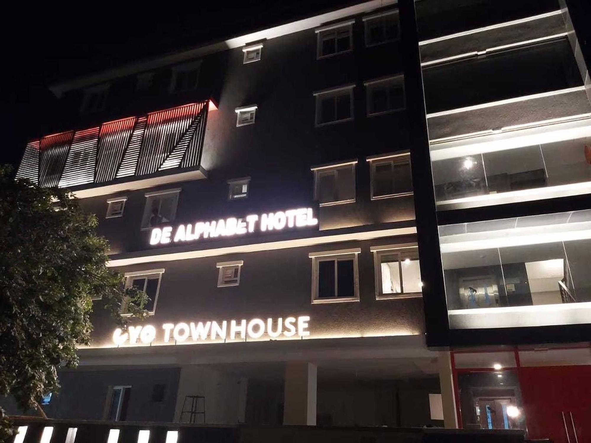Townhouse De Alphabet 4*