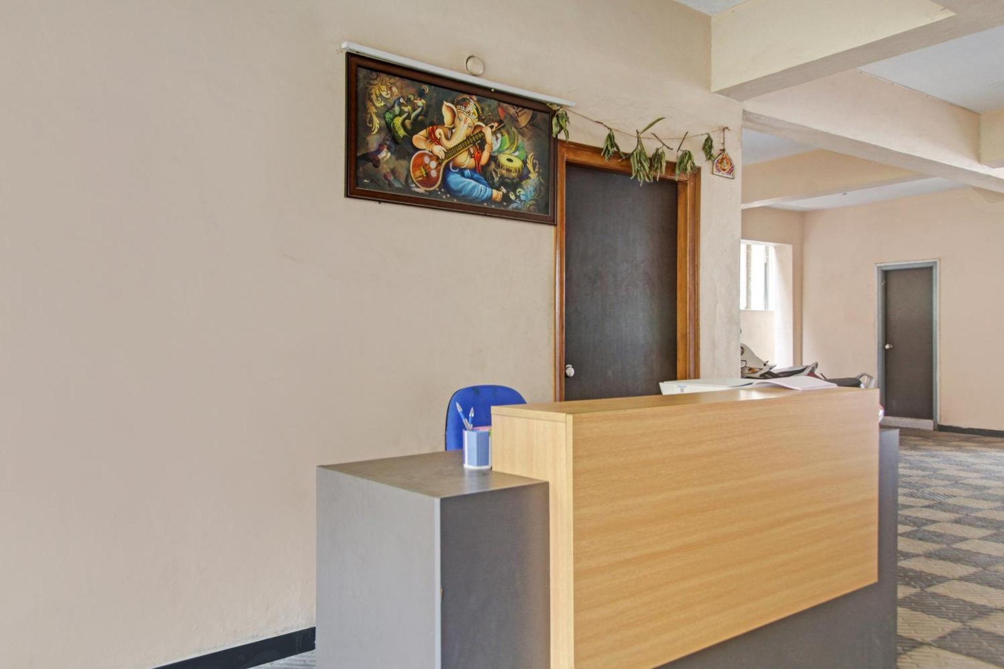 Hotel Collection O Shining Near Erragadda Metro Station