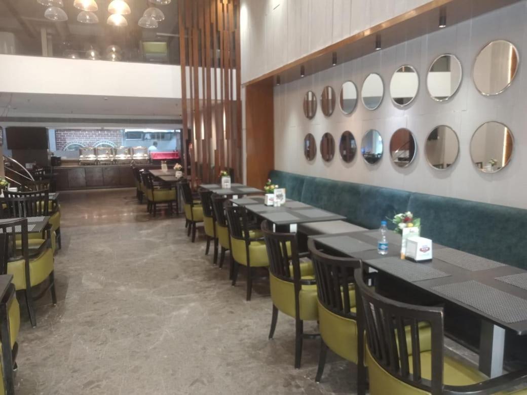 Dunkin Grand Banjara Hills- Live Kitchen-free Lavish Buffet Breakfast 3* Hyderabad