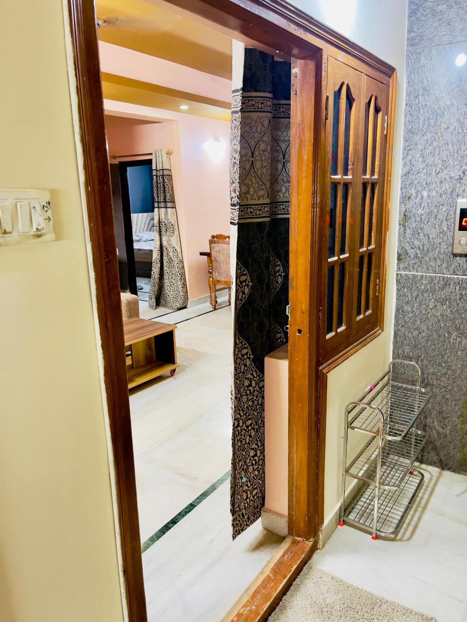 Castle-2bhk Luxurious Apartment/guesthouse Apartment