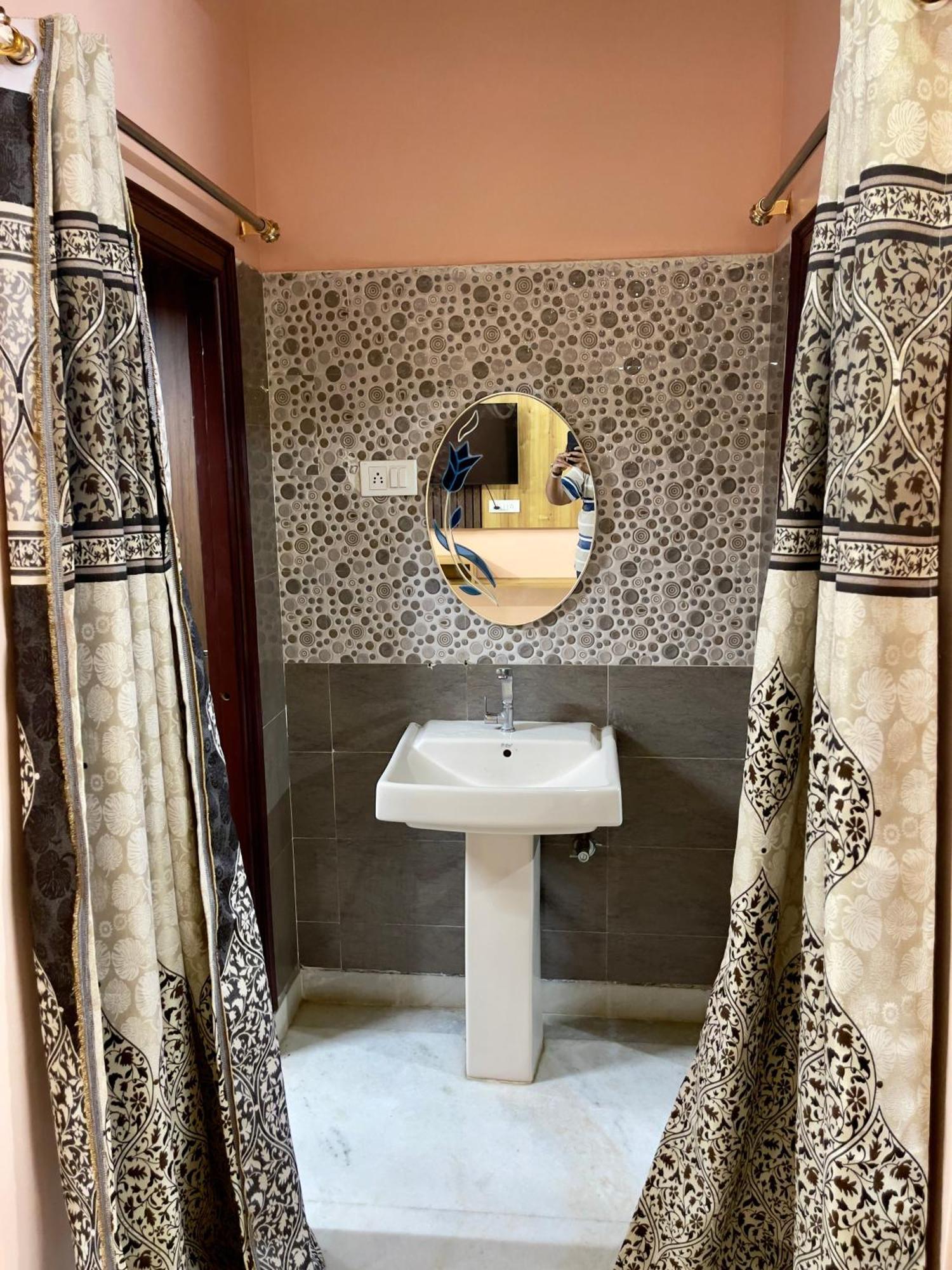 Castle-2bhk Luxurious Apartment/guesthouse Apartment Hyderabad