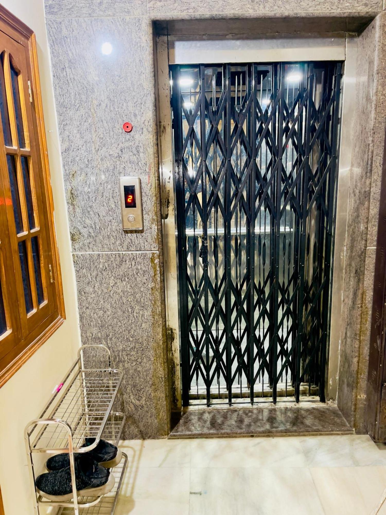 Castle-2bhk Luxurious Apartment/guesthouse *