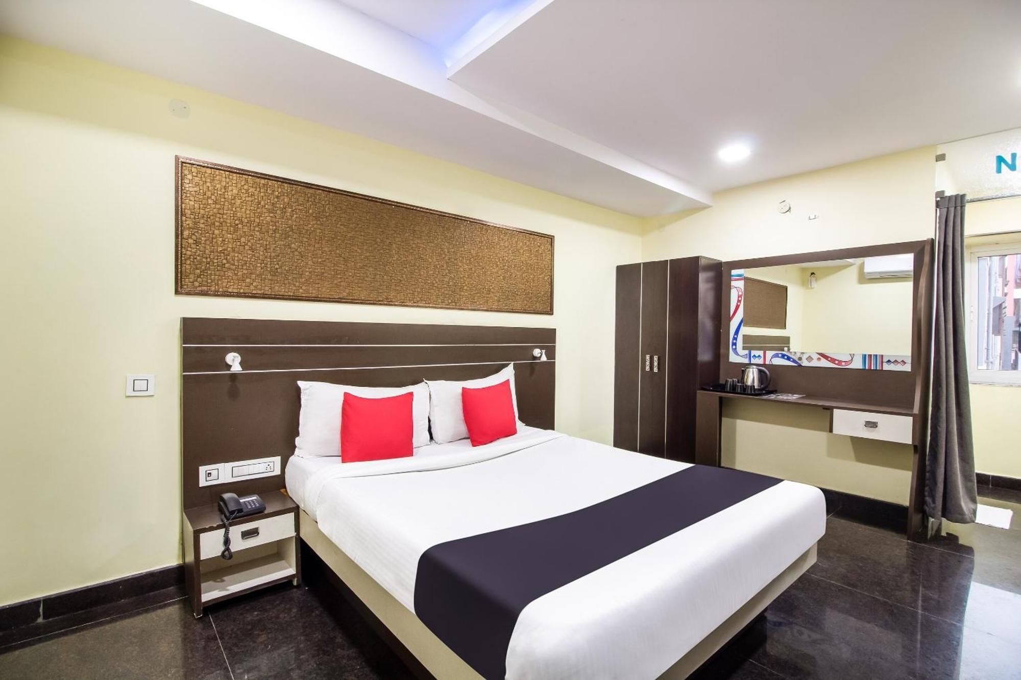 Capital O Sri Navya Grand Near Nexus 3*