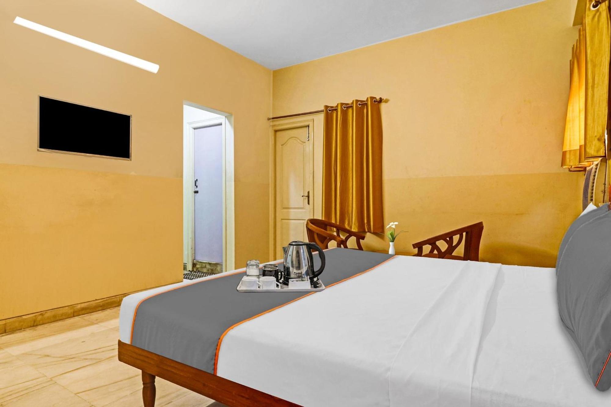 Capital O Samrat Palace Near Nampally Station 3* Hyderabad