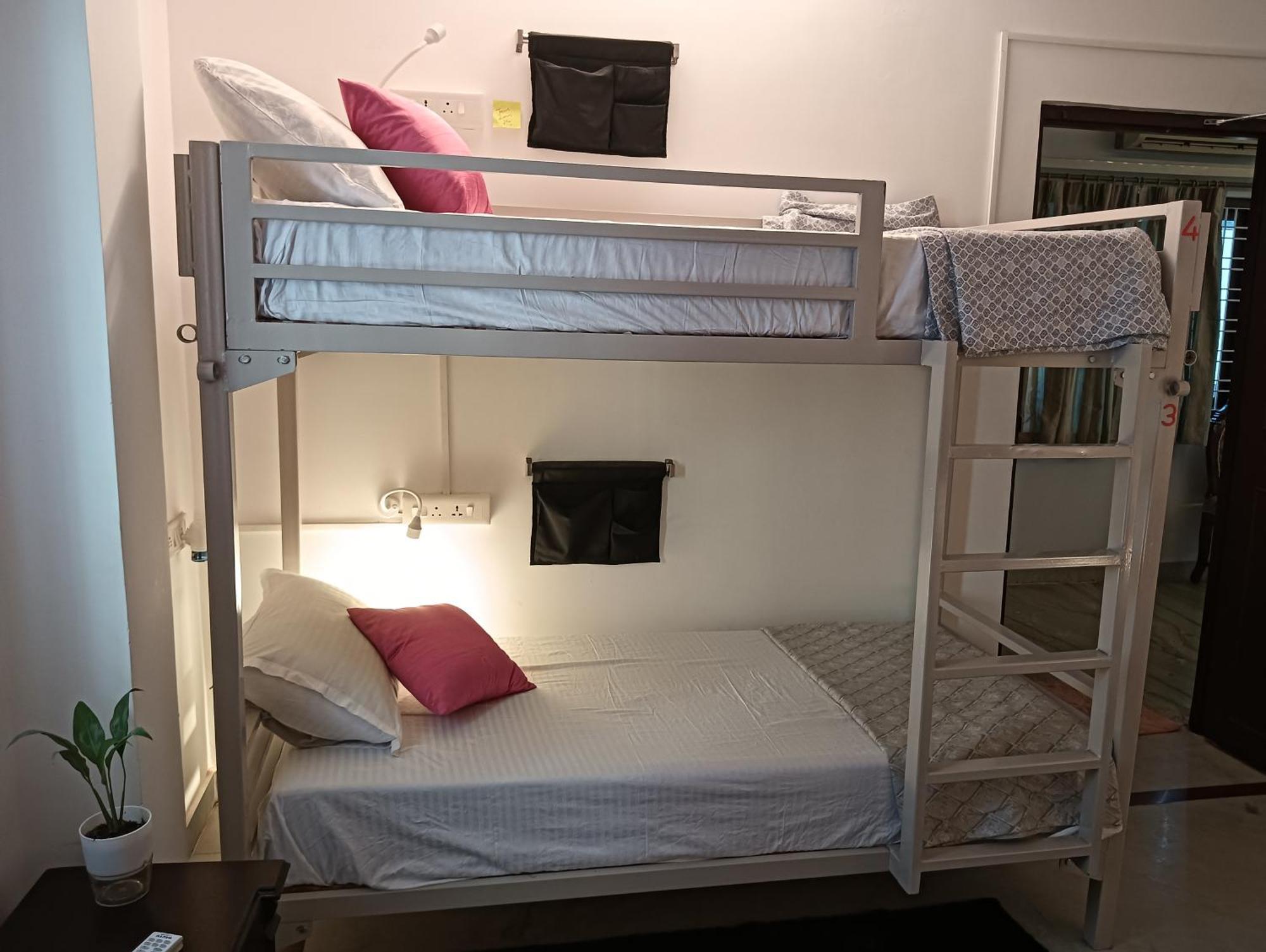 Bonjour Travellers Albergue *