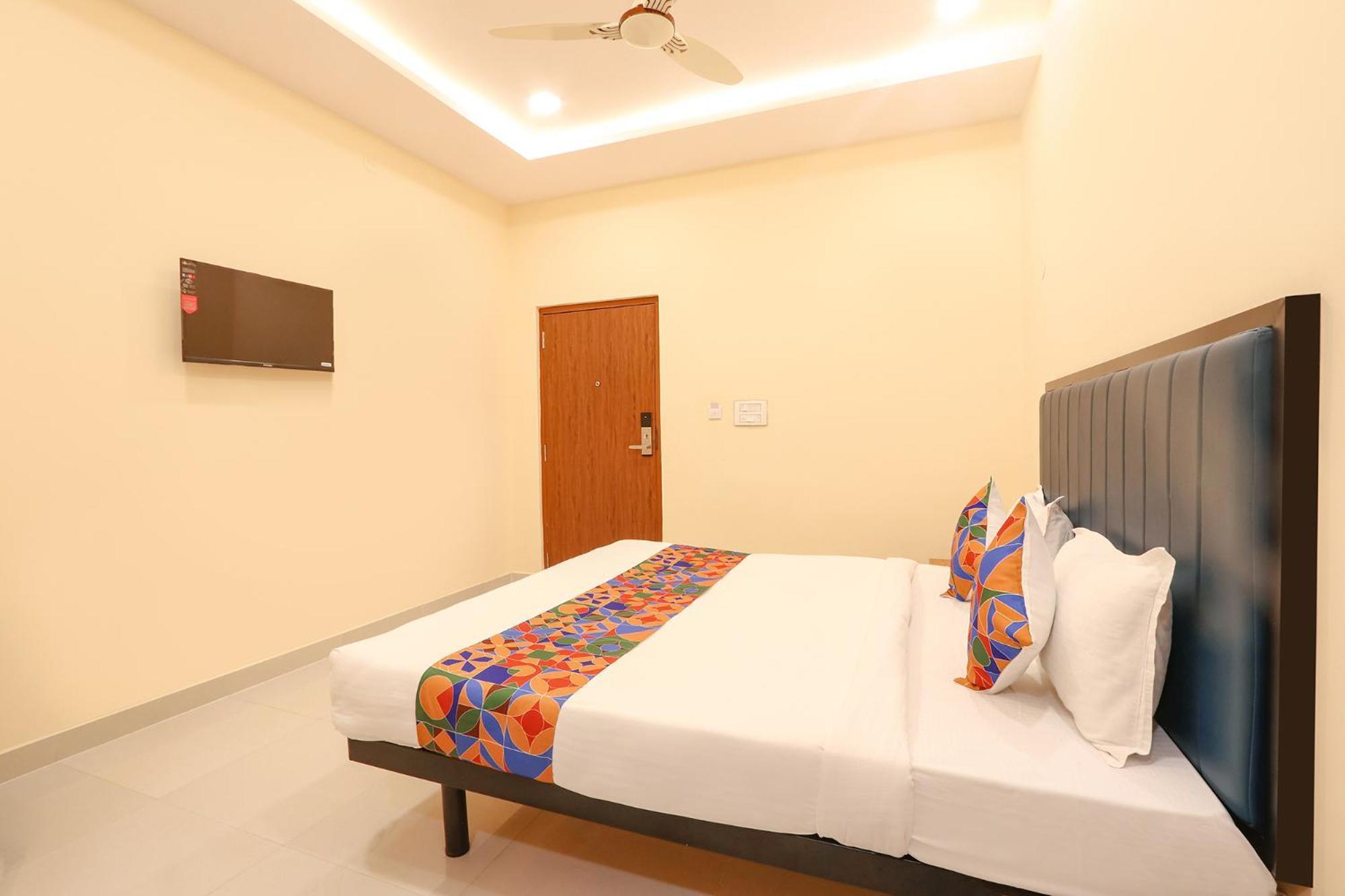 Fabhotel Mint Park - Nr Nmims College Hotel 3*