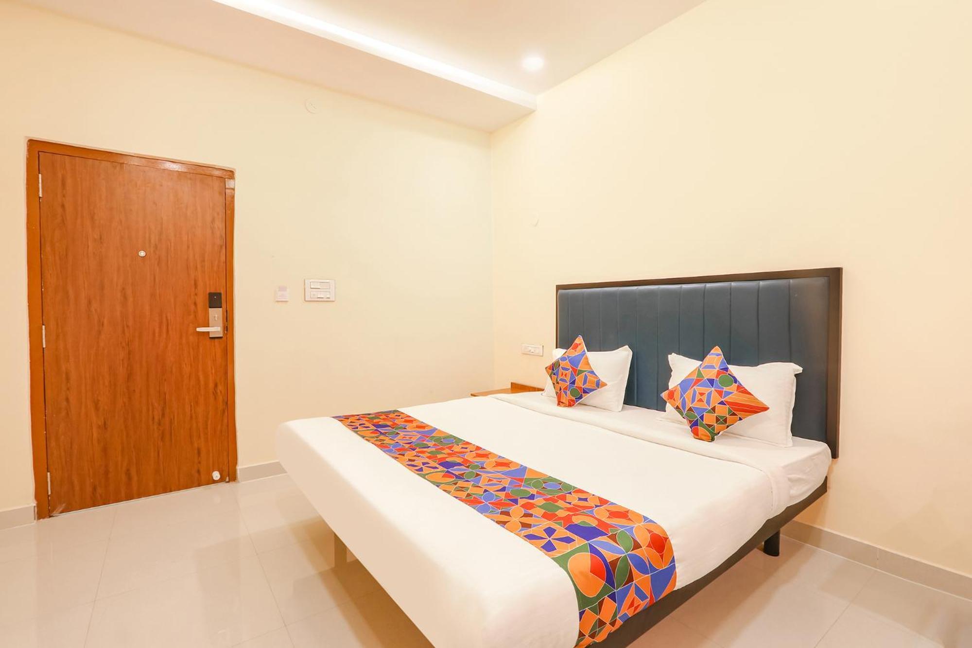 Fabhotel Mint Park - Nr Nmims College Hotel 3*