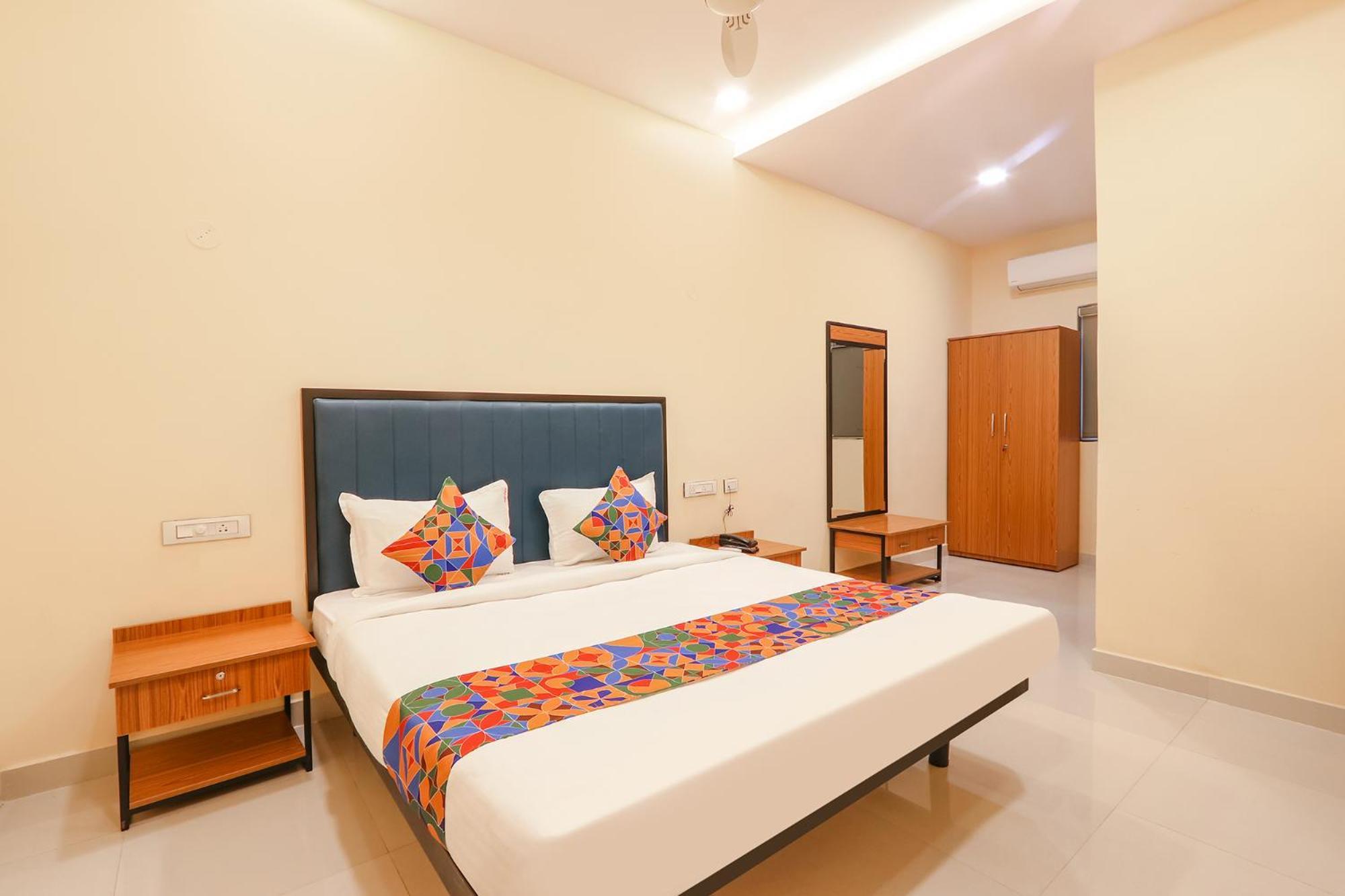 Fabhotel Mint Park - Nr Nmims College Hotel 3*