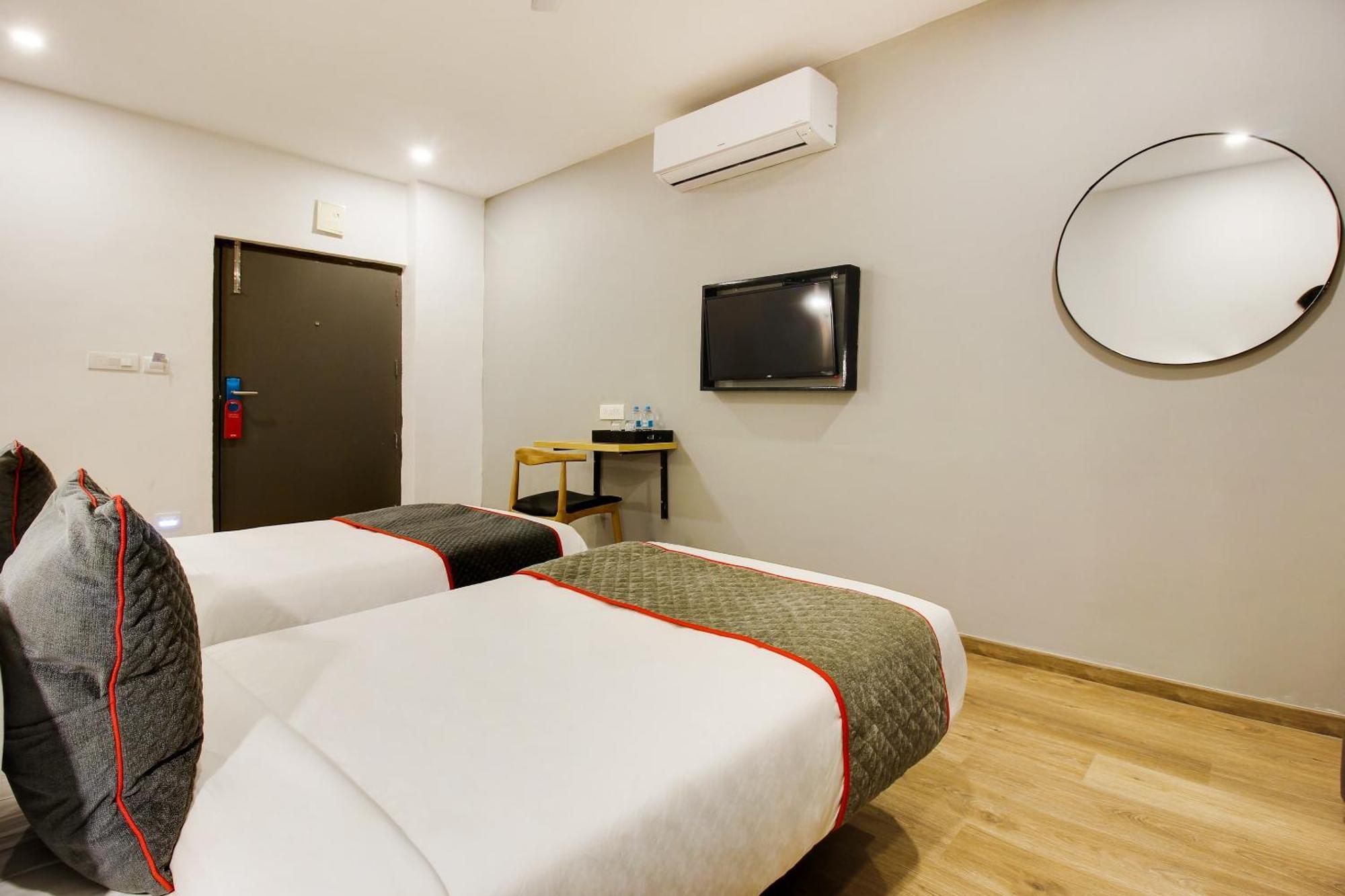 Super Townhouse Moosapet Rcc Prime Hotel Hyderabad