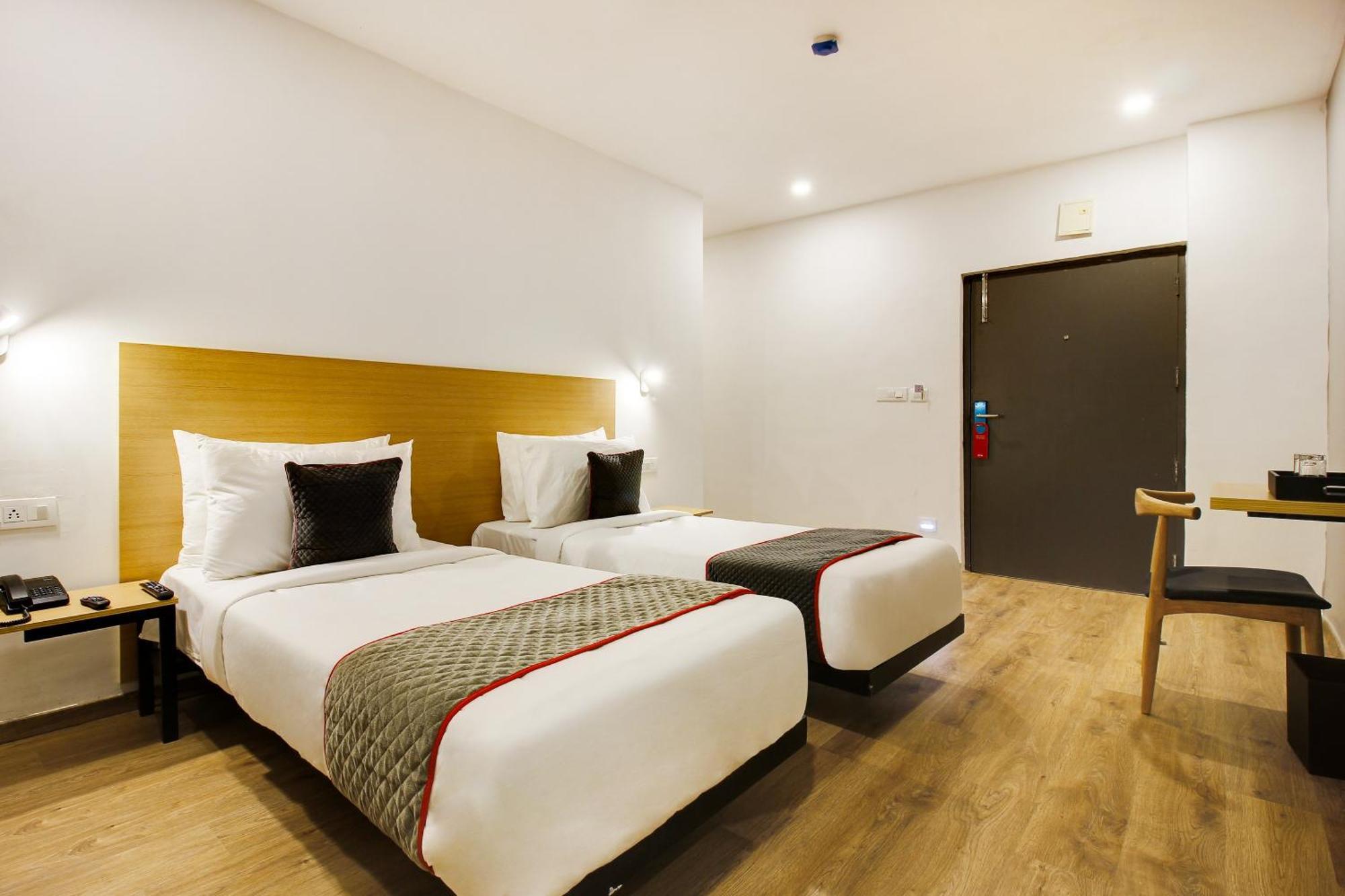 Super Townhouse Moosapet Rcc Prime Hotel