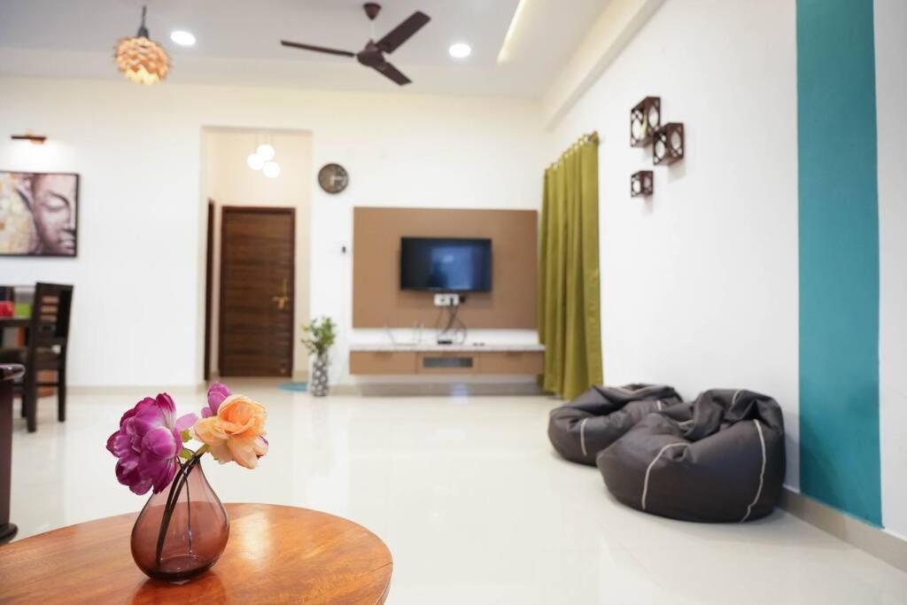 Casa Feliz @ Near Us Embassy , Gachibowli Apartment Hyderabad
