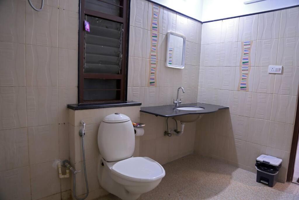Row House 4 Bhk - 4 Balconies-near Aig Hospital, Gachibowli Apartment *