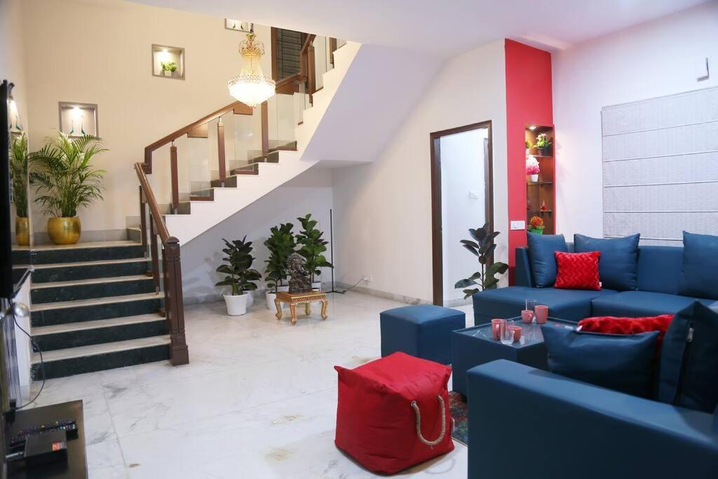 Apartment Row House 4 Bhk - 4 Balconies-near Aig Hospital, Gachibowli